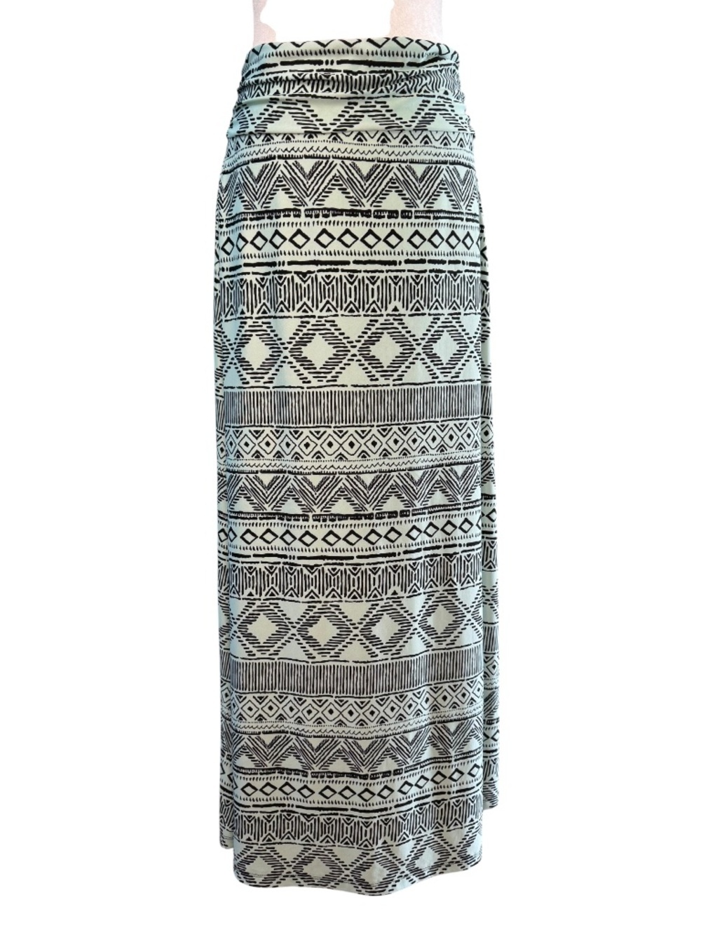 Signature Studio Aztec Tribal Print Maxi Skirt Size Medium Boho-Chic